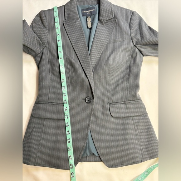 BANANA REPUBLIC Gray pinstriped crop blazer size S - Picture 11 of 11